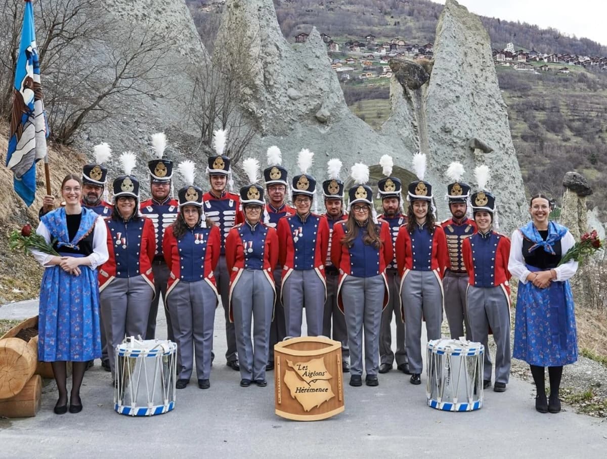 Tambours et Fifres "Les Aiglons" Hérémence Vereinsfoto